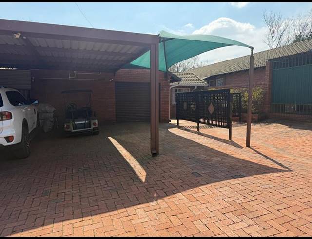 3 BEDROOM TOWNHOUSE FOR SALE IN STANDERTON CENTRAL